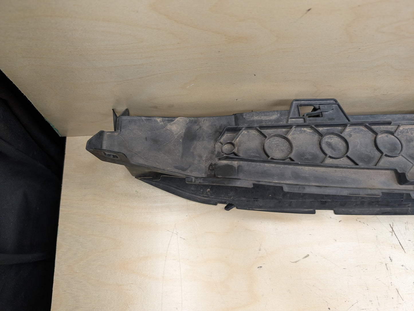2018-2024 BMW X3 G01 Front Lower Radiator Air Flap Shutter 7497231