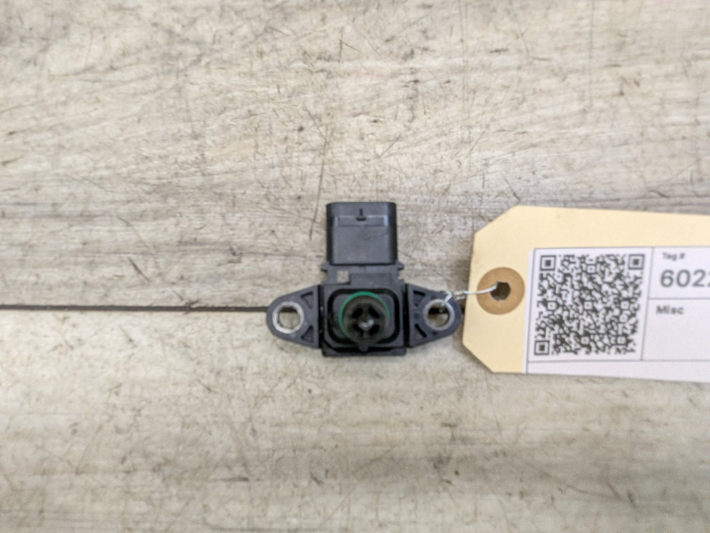 2016-2022 BMW 750Li G12 Manifold Absolute Pressure (MAP) Sensor 7599042