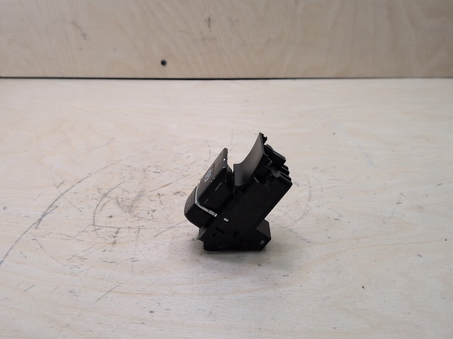 2015-2019 BMW X6 F16 Emergency Parking Brake Switch 6822520