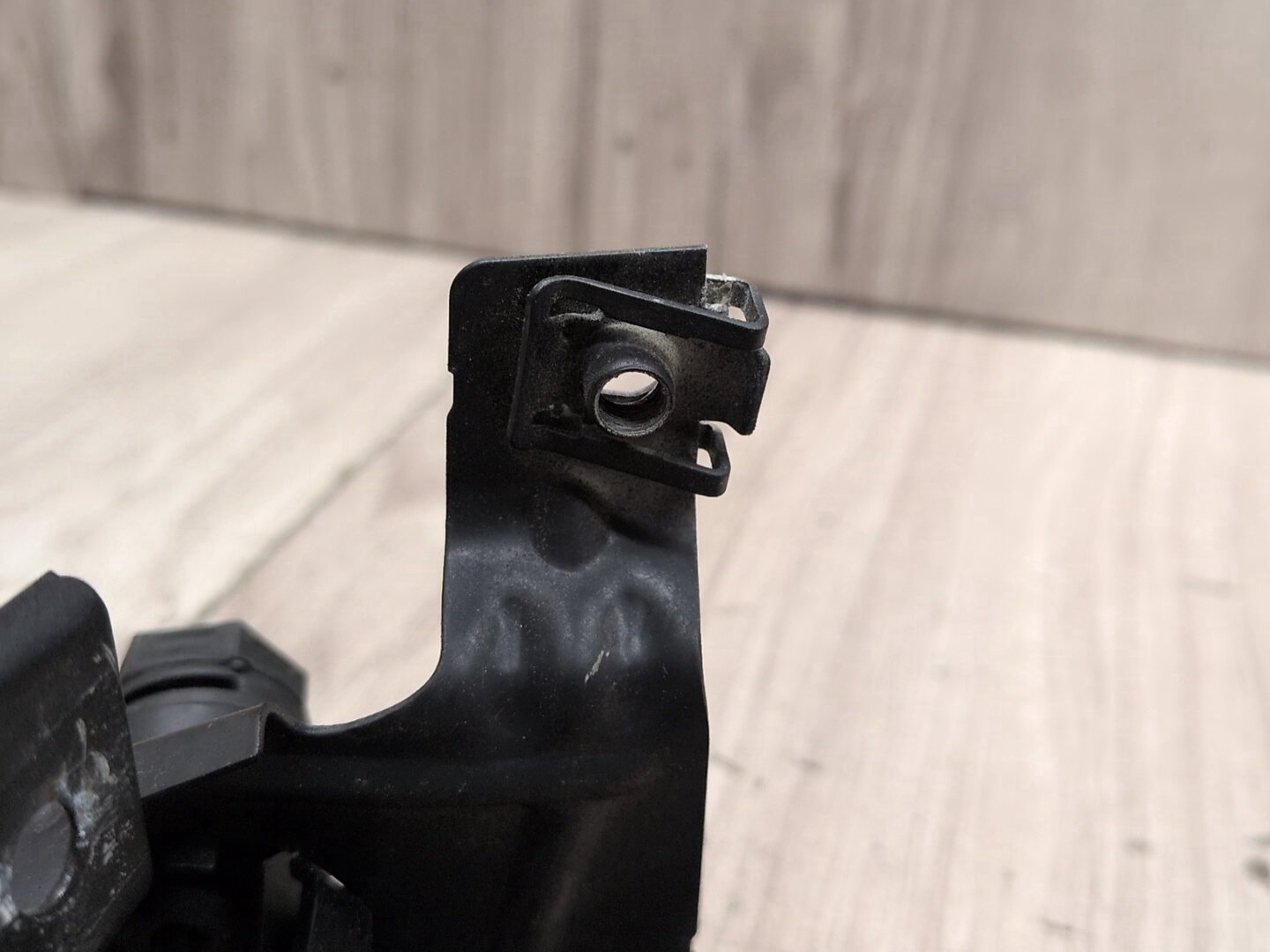 2011 - 2016 BMW 535i F10 Front Left Driver Fender Brackets SET 7207209 N55B30A