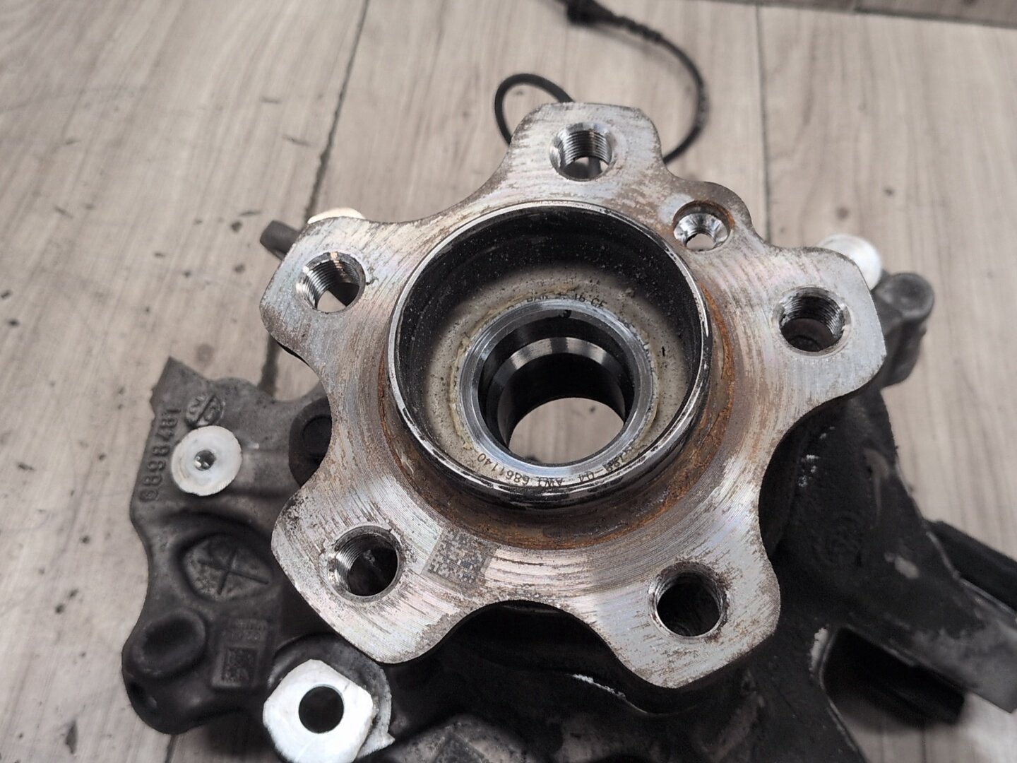 19-21 OEM BMW G20 330 M340 REAR Left Driver Knuckle Wheel Hub Spindle Bearing
