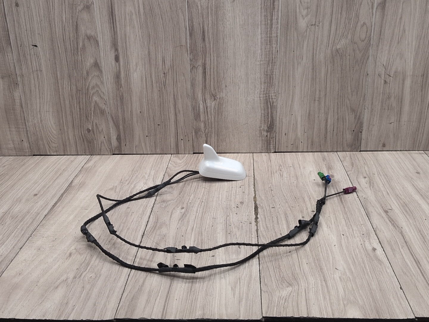 2010-2016 Audi S4 B8 Roof Shark Fin Radio Antenna Module 8K5035503C OEM