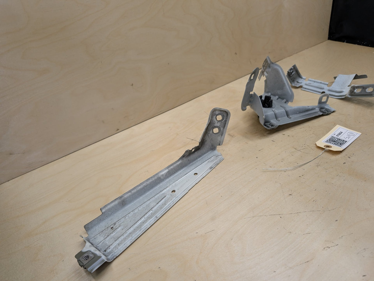 2011-2016 BMW X3 F25 Front Left Driver Fender Brackets SET 7267327
