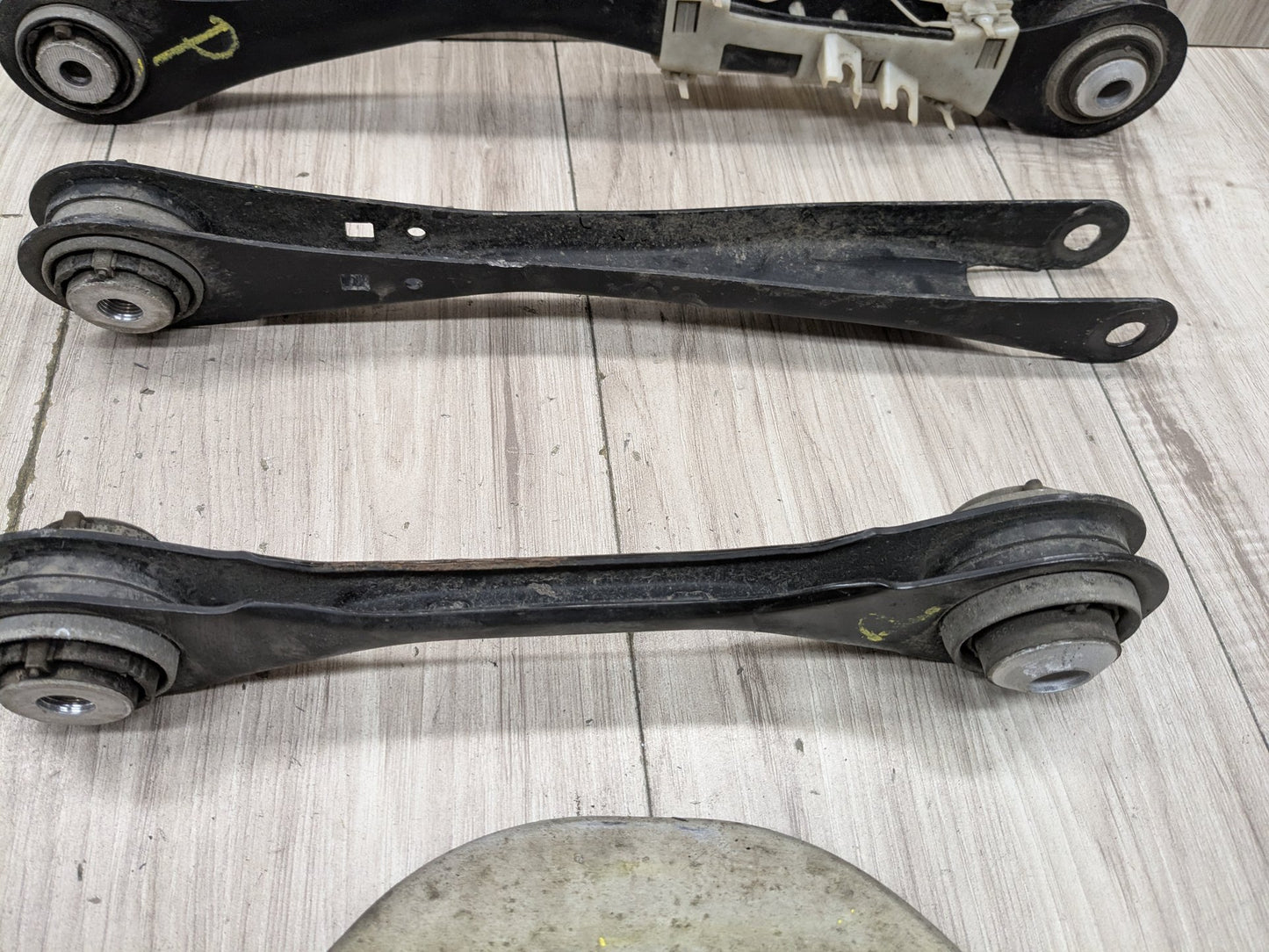 2019 - 2026 BMW X5 G05 Rear Left Driver Control Arms SET 6878018 N63B44M3