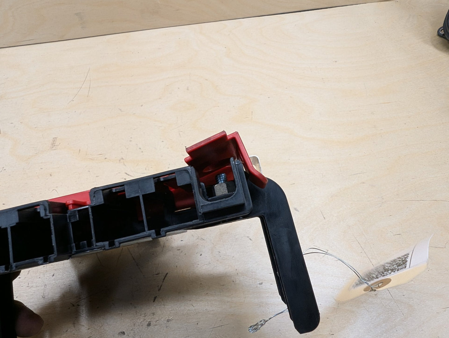 2011-2016 BMW X3 F25 Rear Battery B+ Terminal Junction Point Relay Fuse Box 9206140