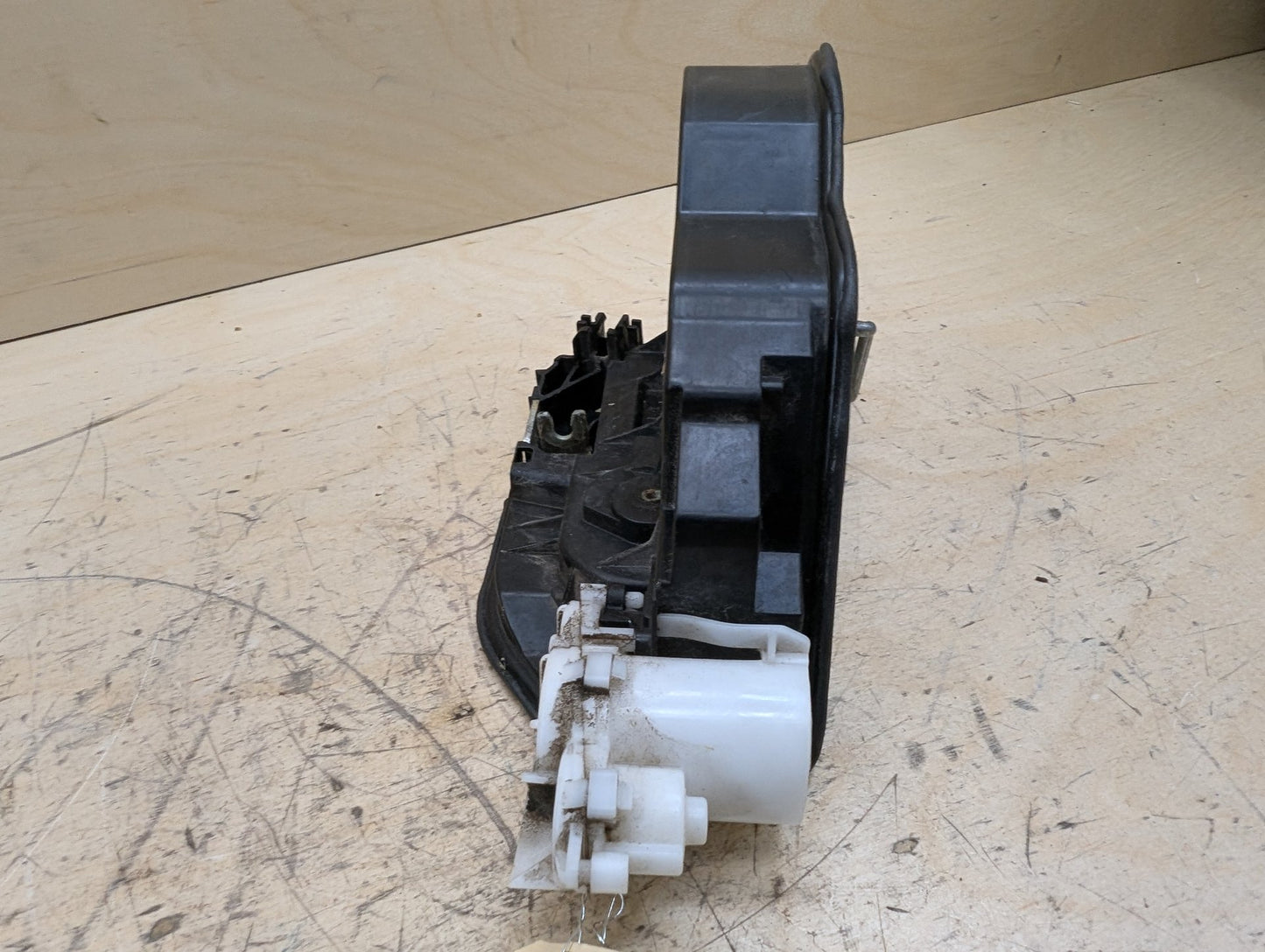 2011-2016 BMW X3 F25 Front Left Driver Door Latch Lock Actuator 7318409