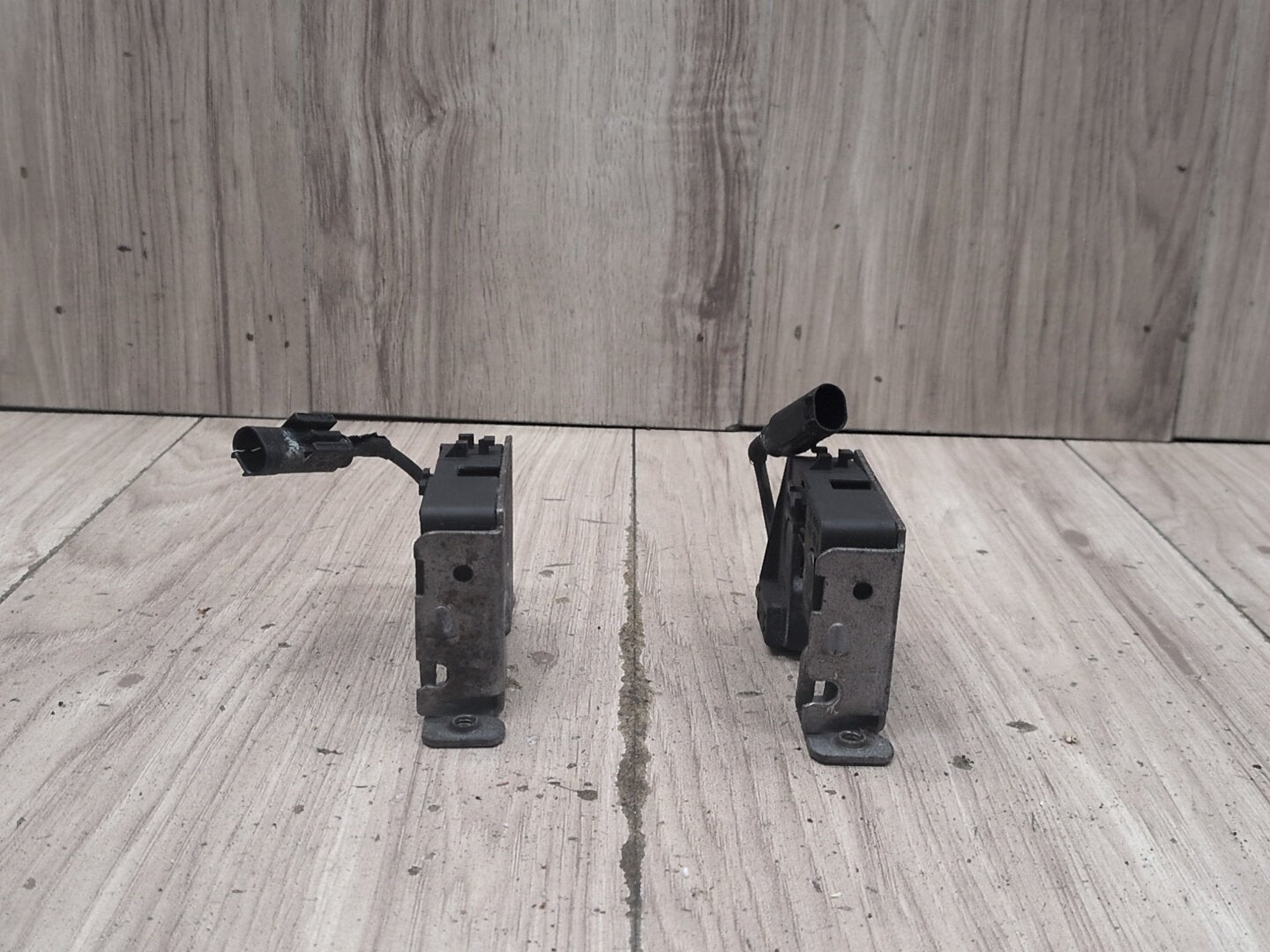 2004-2010 BMW M6 E64 Hood Bonnet Safety Lock Latches SET 7115228 OEM