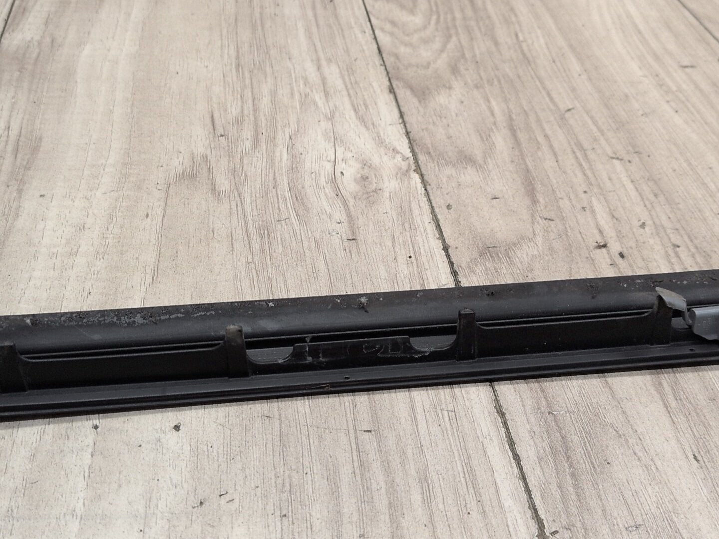 2019 - 2026 BMW X5 G05 Left Driver Side Windshield Drip Molding Trim 7463527 N63B44M3