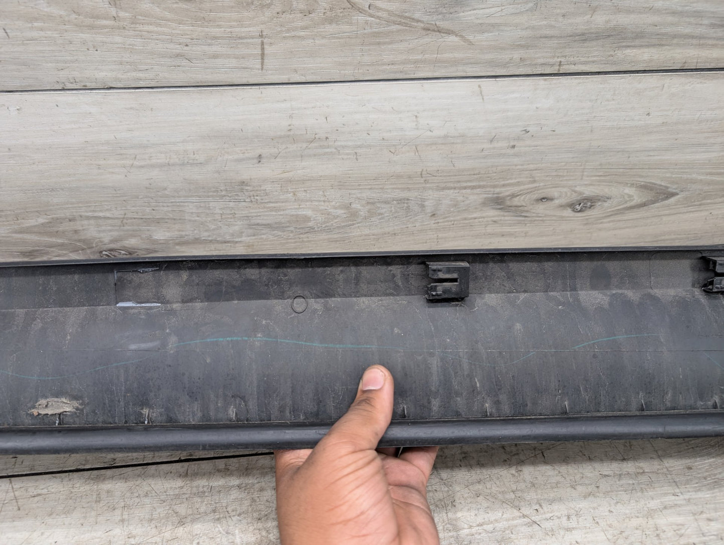2011 - 2017 BMW X3 F25 Front Right Passenger Exterior Door Trim Molding 7205780 N20B20A