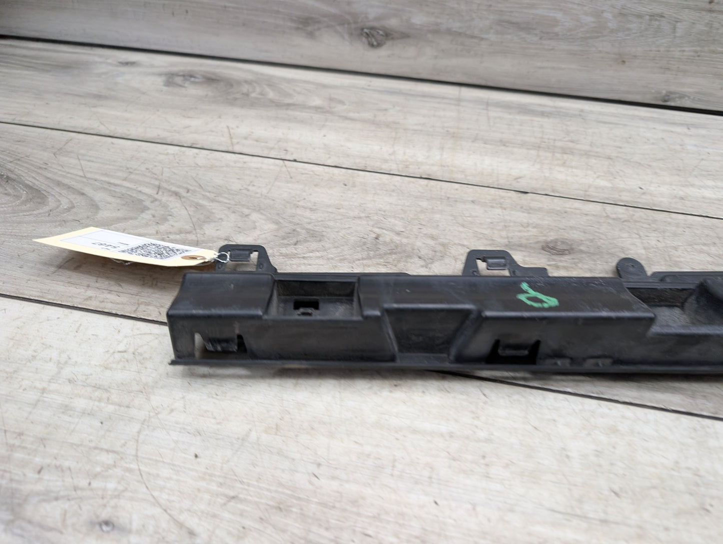 2012-2018 BMW 340i F30 Right Passenger Side Skirt Rocker Panel Bracket 7256916