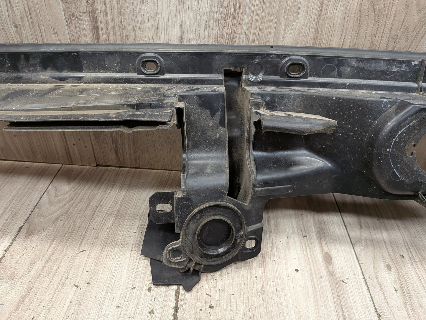 2018-2024 BMW X3 G01 Front Right Passenger Fender Brackets SET 7397492