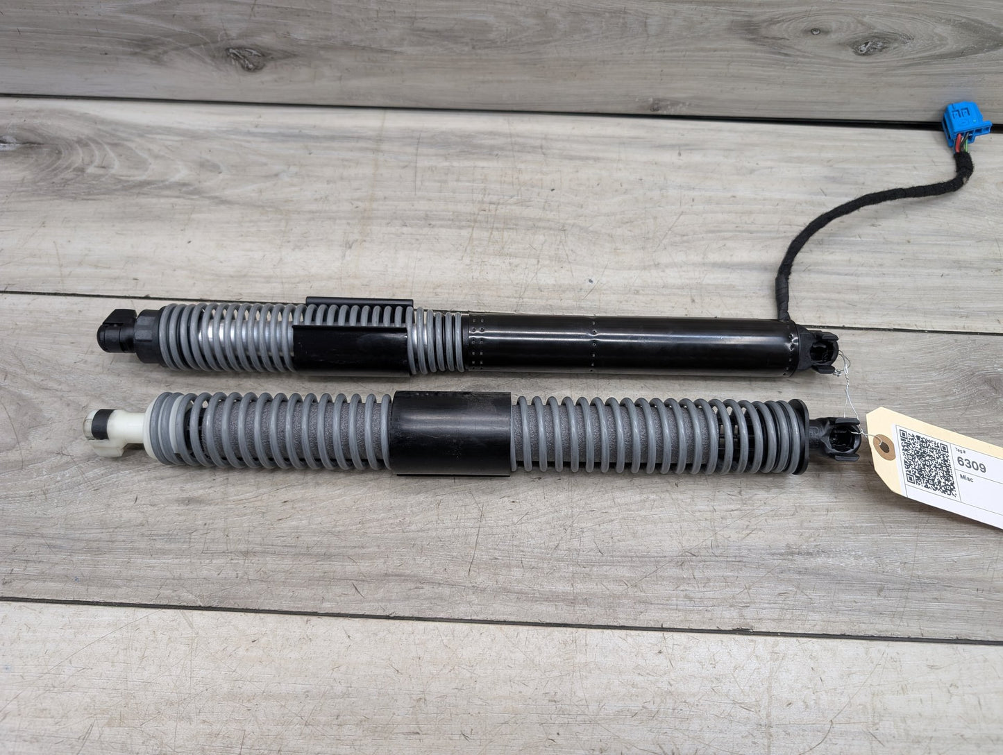 OEM BMW G30 F90 M5 530 540 M550 Rear Right Trunk Tailgate Shock Hatch Strut