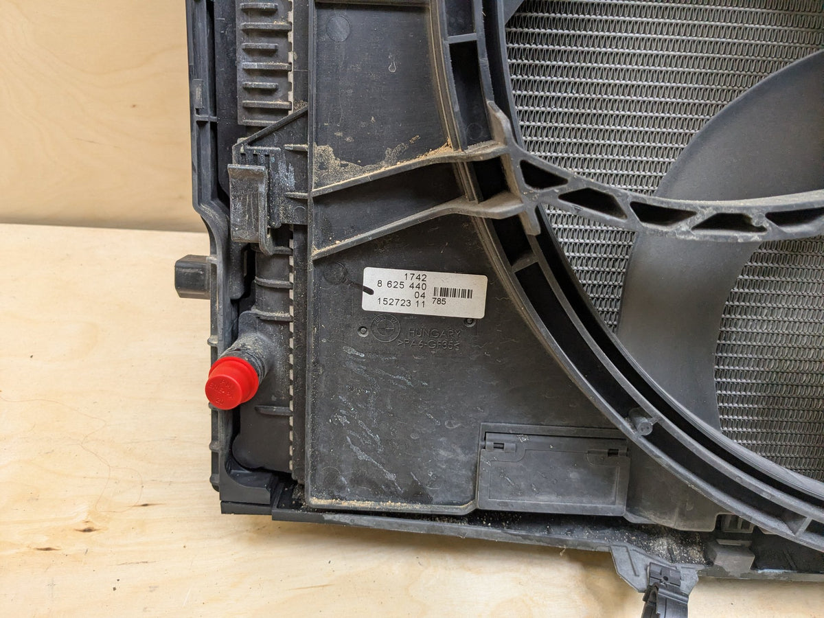 OEM BMW F22 F30 F33 F32 F34 F36 Engine B58 B46 Main Radiator W/ Fan ASSEMBLY