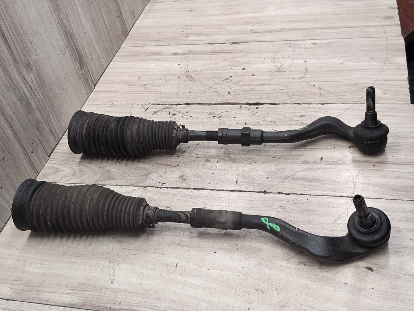 2010-2016 Audi S4 B8 Left Right Tie Rod W/ Boot SET 8K0422817B OEM