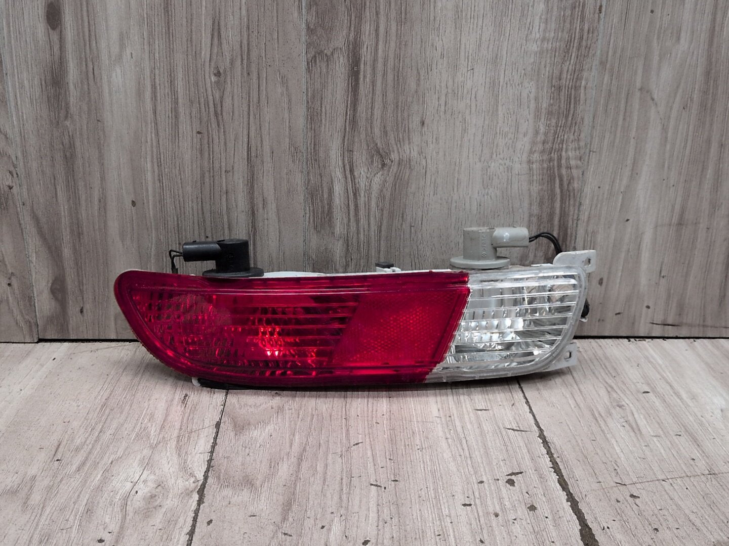 2004-2010 BMW M6 E64 Rear Right Passenger Inner Tail Light 7165818 OEM