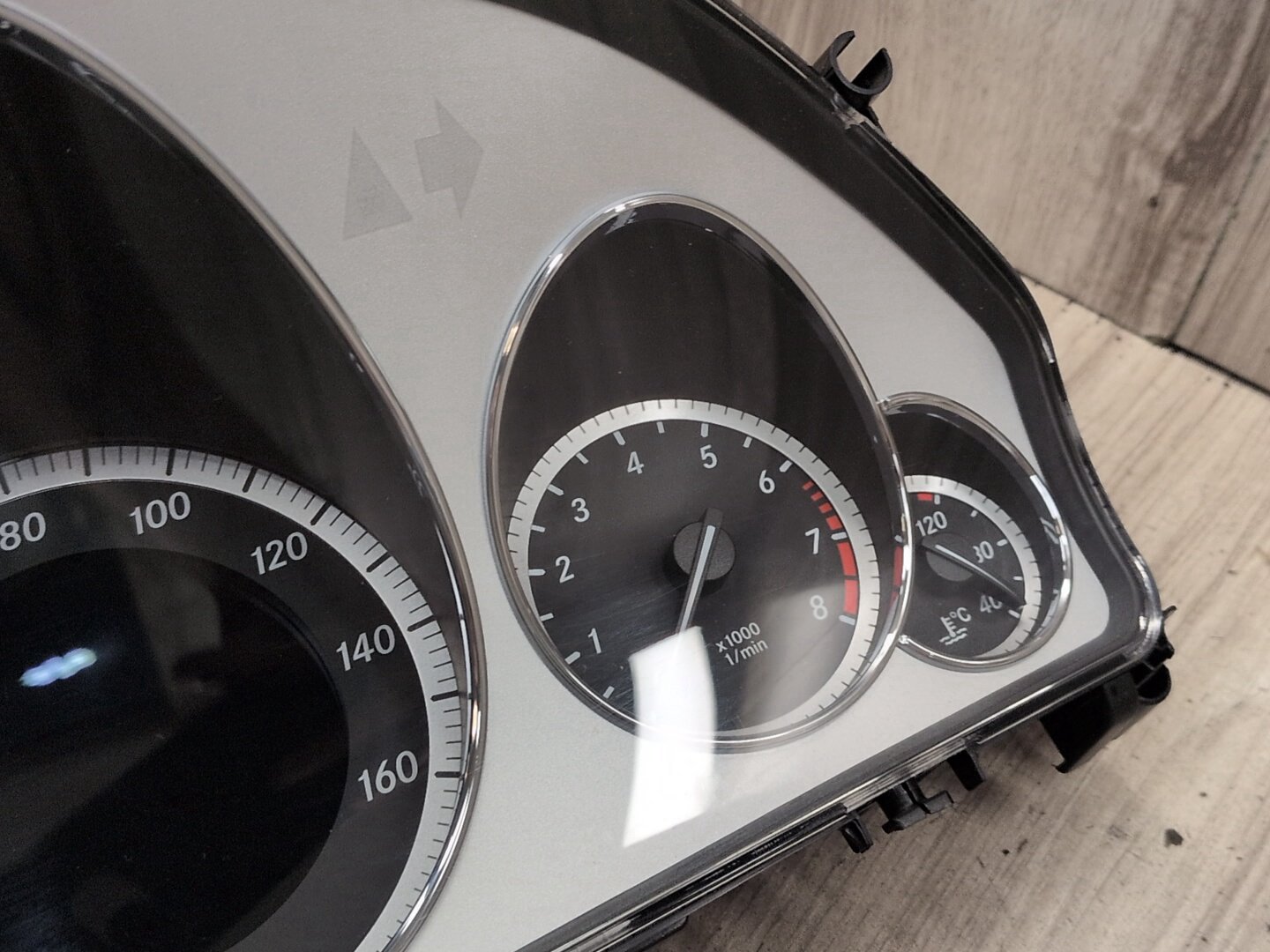 2009-2012 Mercedes-Benz E550 W212 Instrument Speedometer Guage Cluster A2129004213 OEM