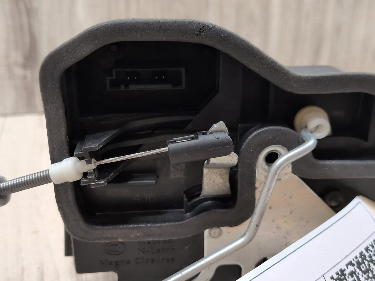 07-14 OEM BMW E70 E71 E72 X5 X6 Right Passenger Door Actuator Latch Lock