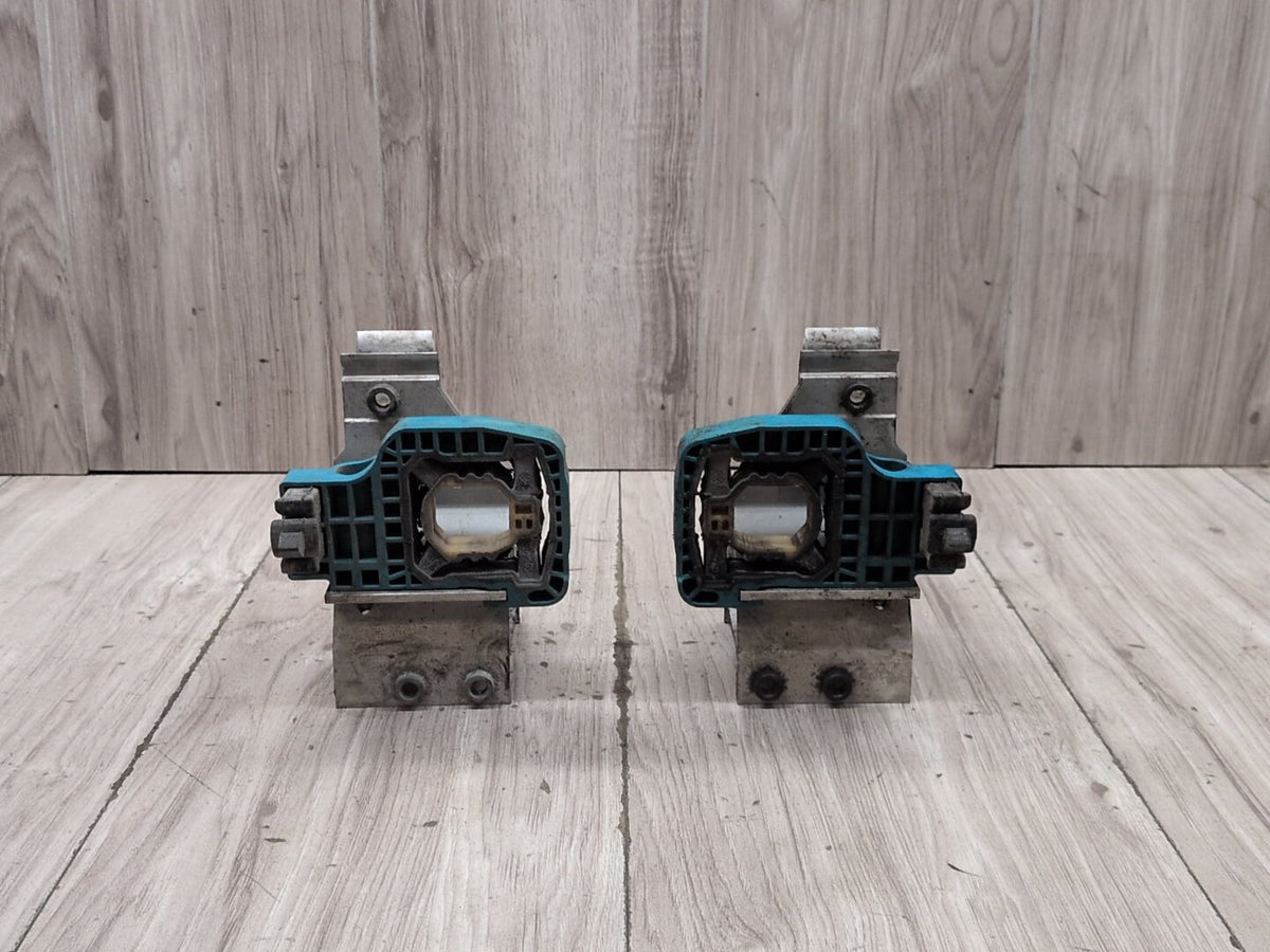 OEM BMW F90 F93 G11 G12 G16 G30 M5 Radiator Mount Support Bracket Left Right SET