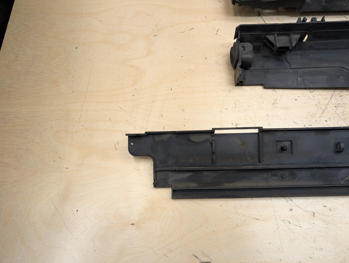 2012-2018 BMW 328i F30 Right Passenger Side Rocker Panel Brackets SET 8507422