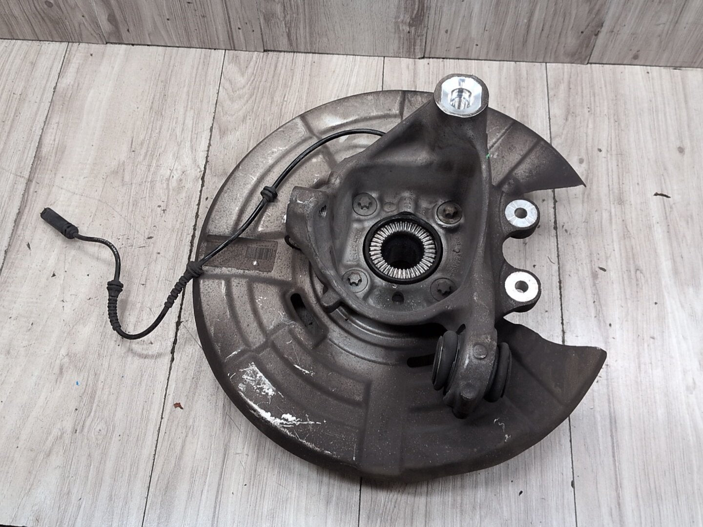 2012-2018 BMW M6 F06 Rear Right Passenger Spindle Knuckle w/ Bearing 2284142