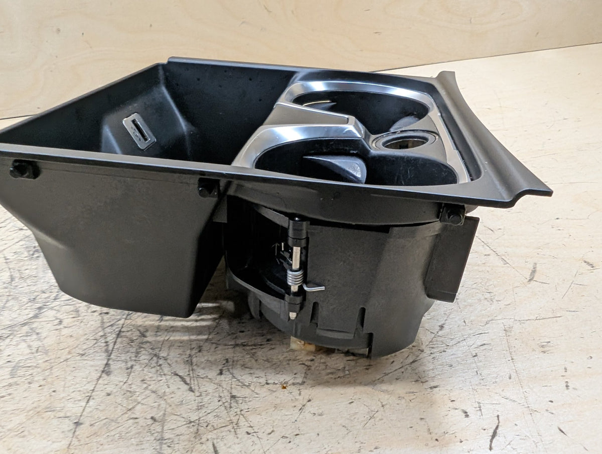 16-19 OEM BMW G11 G12 740 750 M760 Center Console Cup Holder USB Charging Port