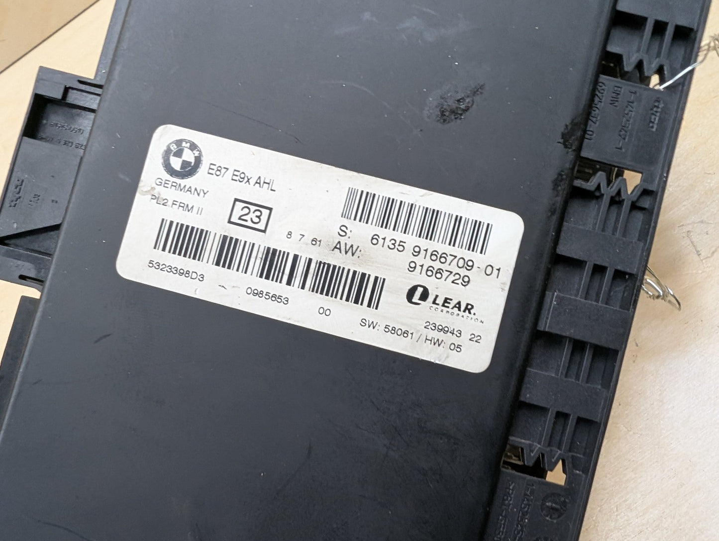 06-10 OEM BMW E90 E92 M3 328 335 AHL FRM II 2 Footwell Light Control Module