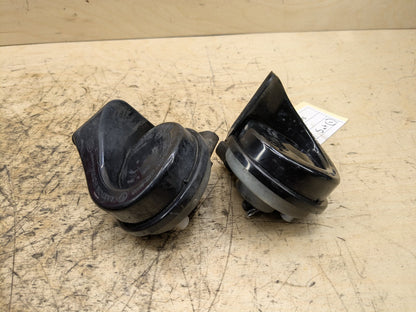 2008-2013 BMW 135i E88 Alarm Horns SET 7192551 OEM