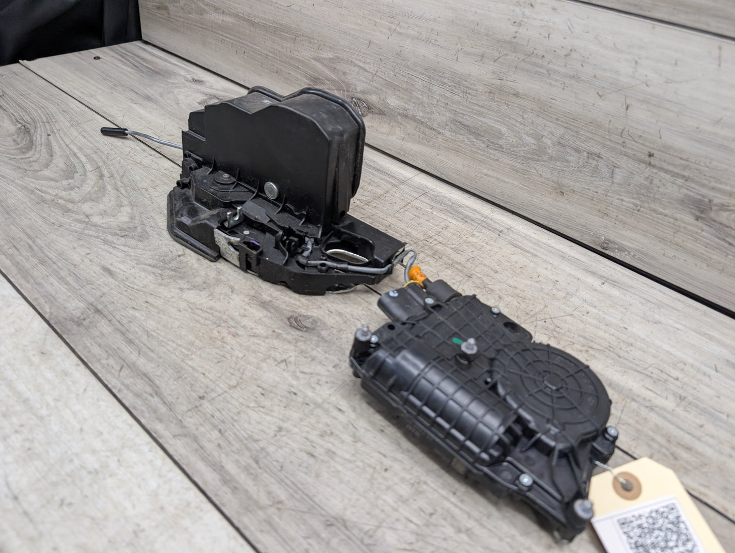 2007-2013 BMW X5 E70 Rear Right Passenger Door Latch Lock Actuator w/ Soft Close 7315024