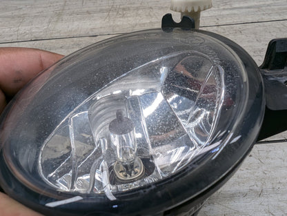 2007-2013 BMW X5 E70 Front Right Passenger Bumper Fog Lamp Light 7237434