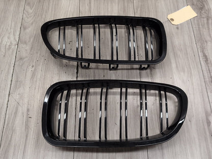 2011 - 2016 BMW 535i F10 Front Left Right Upper Bumper Cover Kidney Grilles SET 7412323 N55B30A