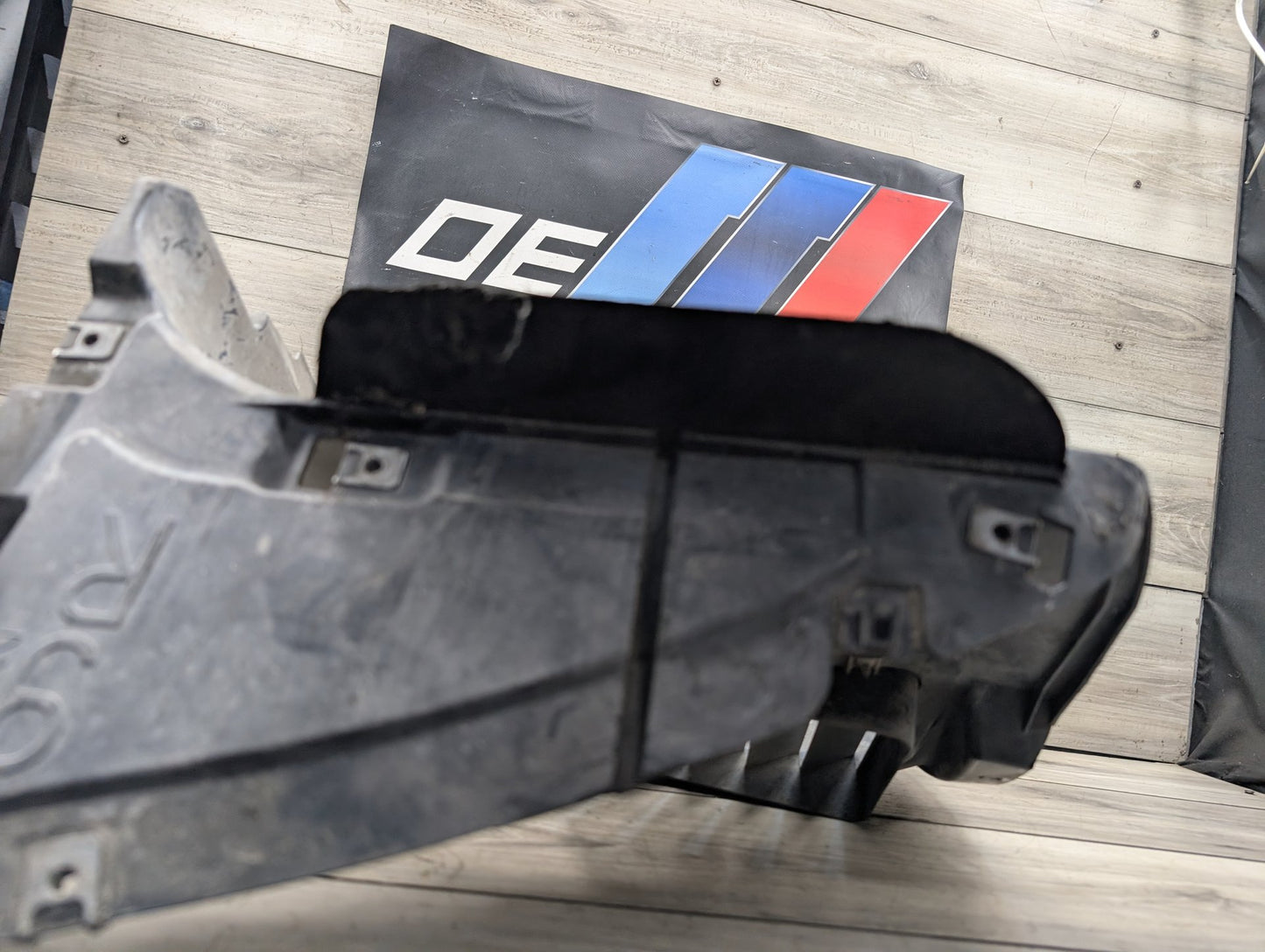 07-13 OEM BMW E92 E93 328 335 Front Passenger Fender Liner Wheel Splash Shield