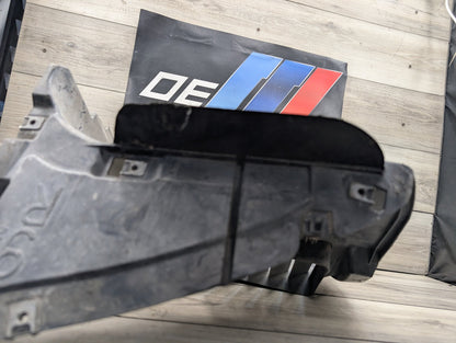 07-13 OEM BMW E92 E93 328 335 Front Passenger Fender Liner Wheel Splash Shield