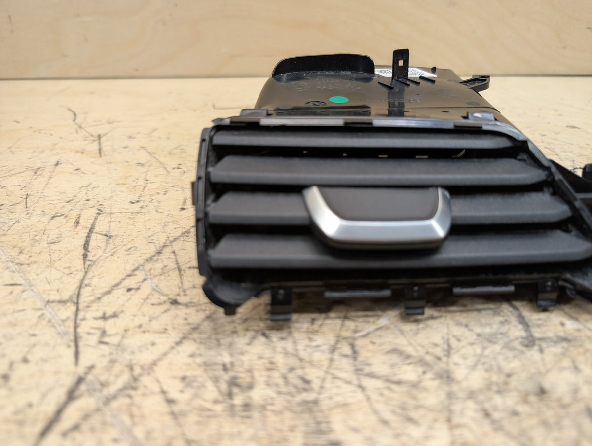 2016-2019 BMW 740i G12 Dashboard Dash Board Right Passenger Air Vent 6822158 OEM