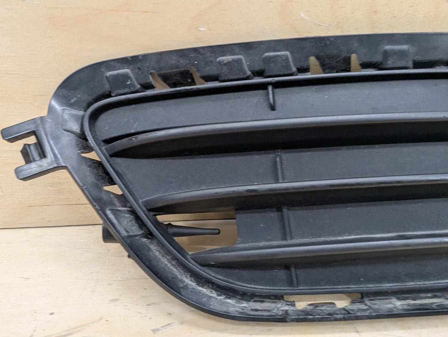 2011-2016 BMW X3 F25 Front Left Driver Bumper Cover Grille 7338513