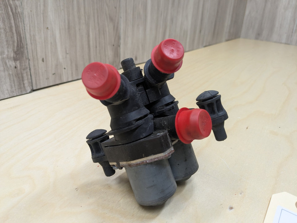 2009-2011 Mercedes-Benz SLK-Class R171 Engine Water Heater Valve A0048302084