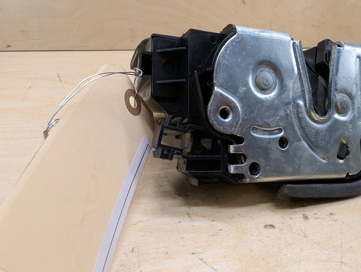 2011-2016 BMW X3 F25 Front Right Passenger Door Latch Lock Actuator 7318416