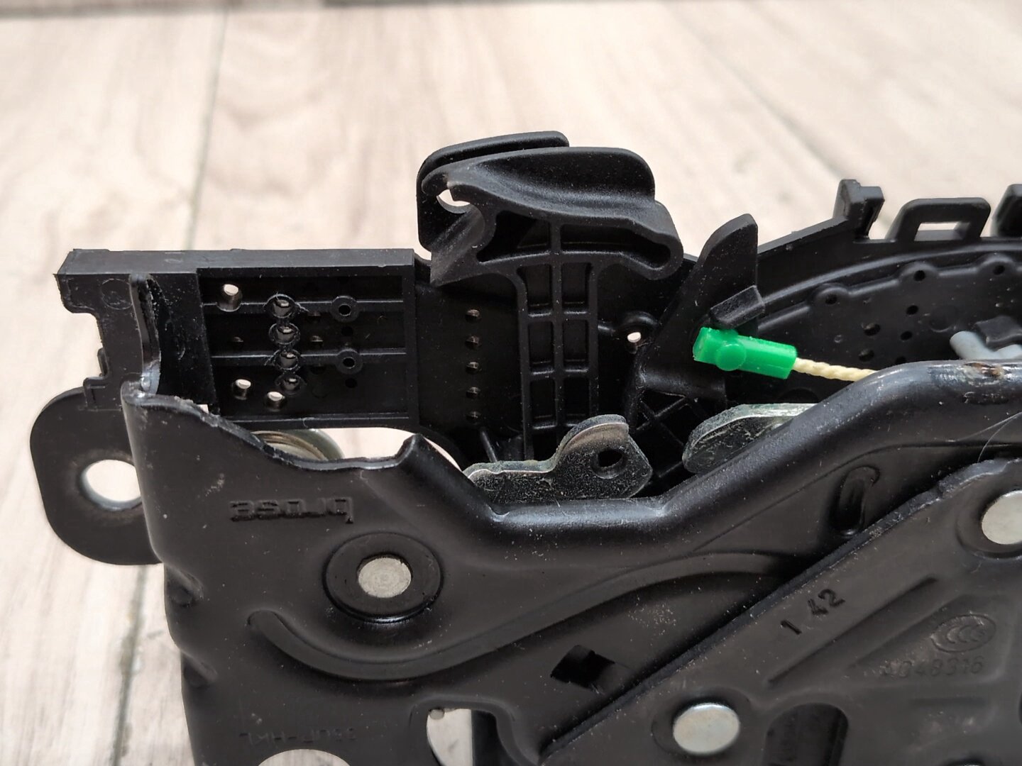 2019 - 2026 BMW X5 G05 Lower Liftgate Tailgate Lock Latch Actuator 7357112 N63B44M3