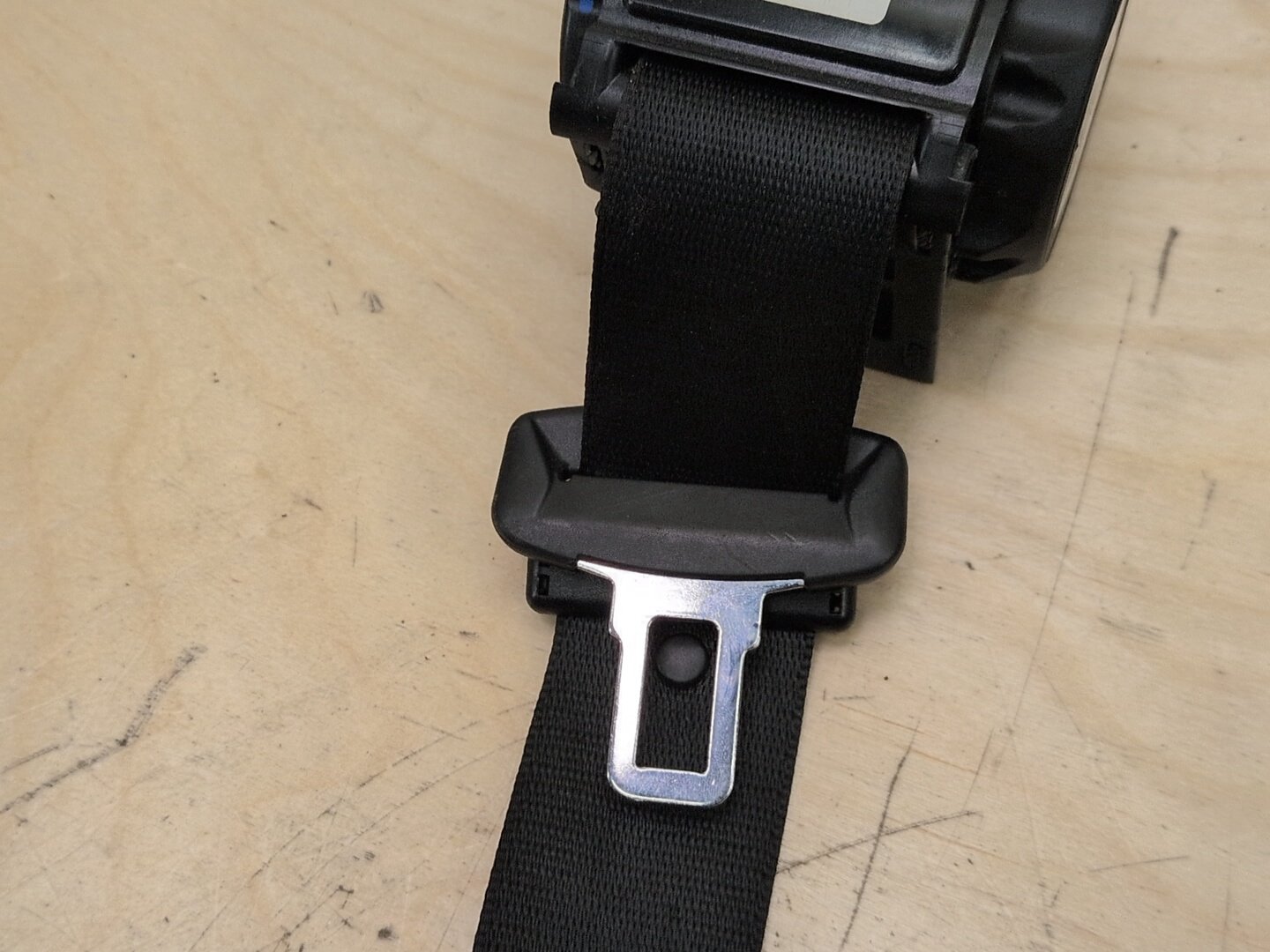 OEM BMW G11 G12 740 750 M760 B7 Rear Center Middle Seat Belt Retractor Black