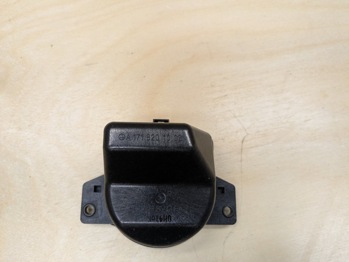 2009-2011 Mercedes-Benz SLK-Class R171 Speaker A1718201002 OEM