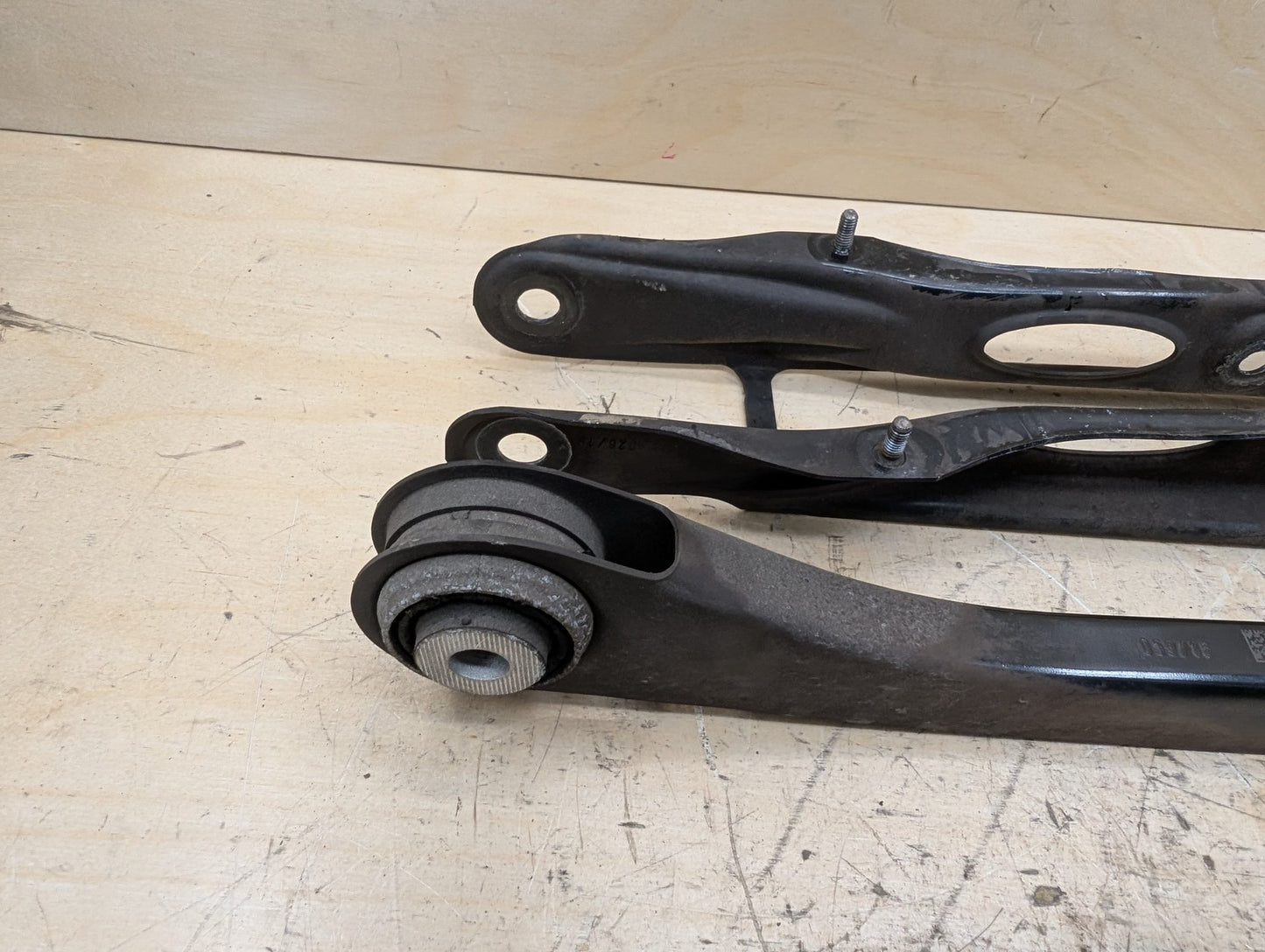 2016-2022 BMW 750i G12 Rear Right Passenger Control Arms SET 6861126