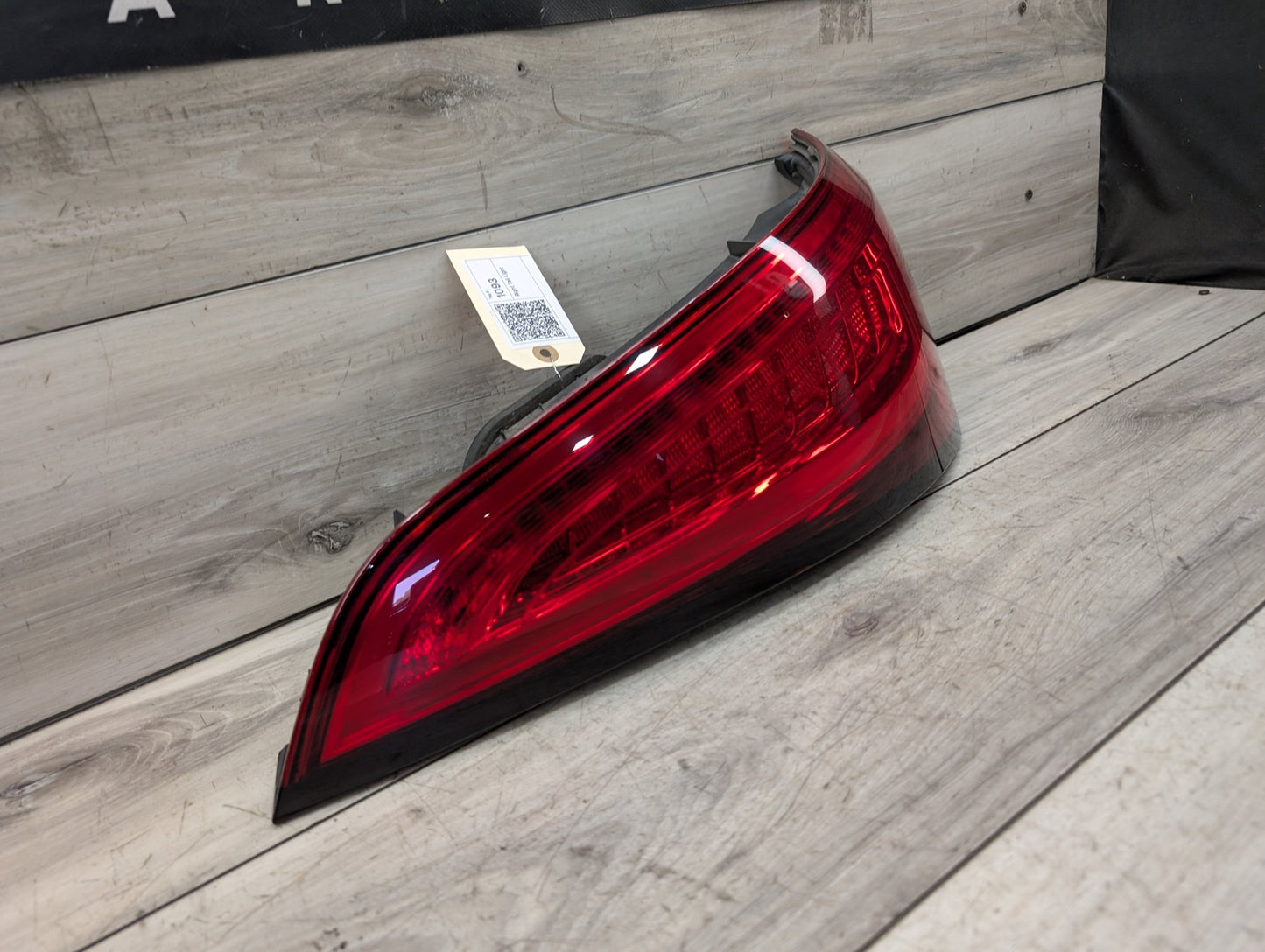 2009 - 2017 Audi Q5 8R Rear Right Passenger Outer Tail Light 8R0945094D EA888