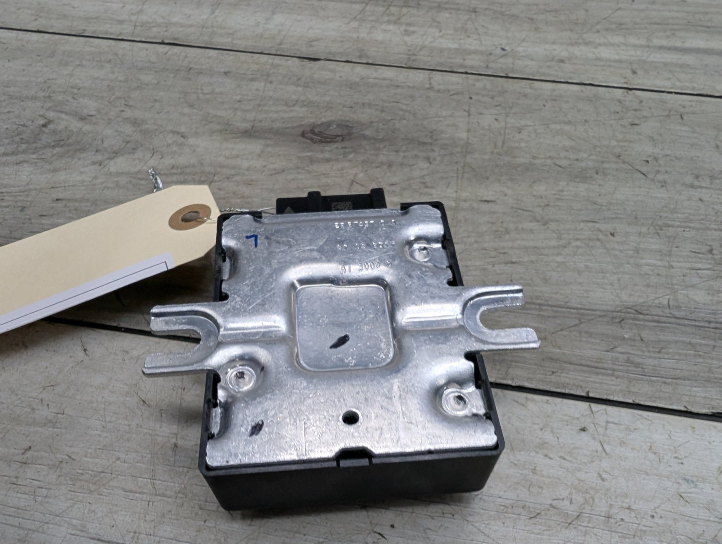 OEM BMW F22 F23 F30 F32 F36 F39 F48 Engine B46 B58 Fuel Pump Control Module Unit