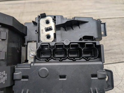 2018 - 2024 BMW X3 G01 Rear Battery B+ Terminal Junction Point Relay Fuse Box 6841701 B46B20O1