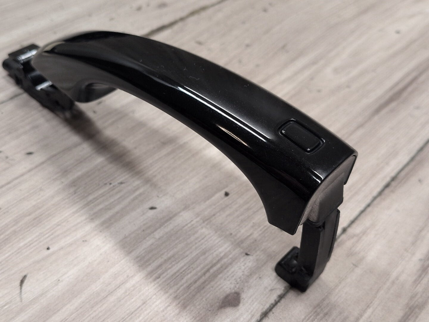 2015-2018 Audi Q3 8U Front or Rear Left Driver Exterior Door Handle w/ Comfort Access 8T0837205A