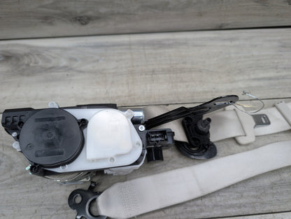 2016-2018 BMW 750Li G12 Front Right Passenger Seatbelt Seat Belt Retractor 7402436