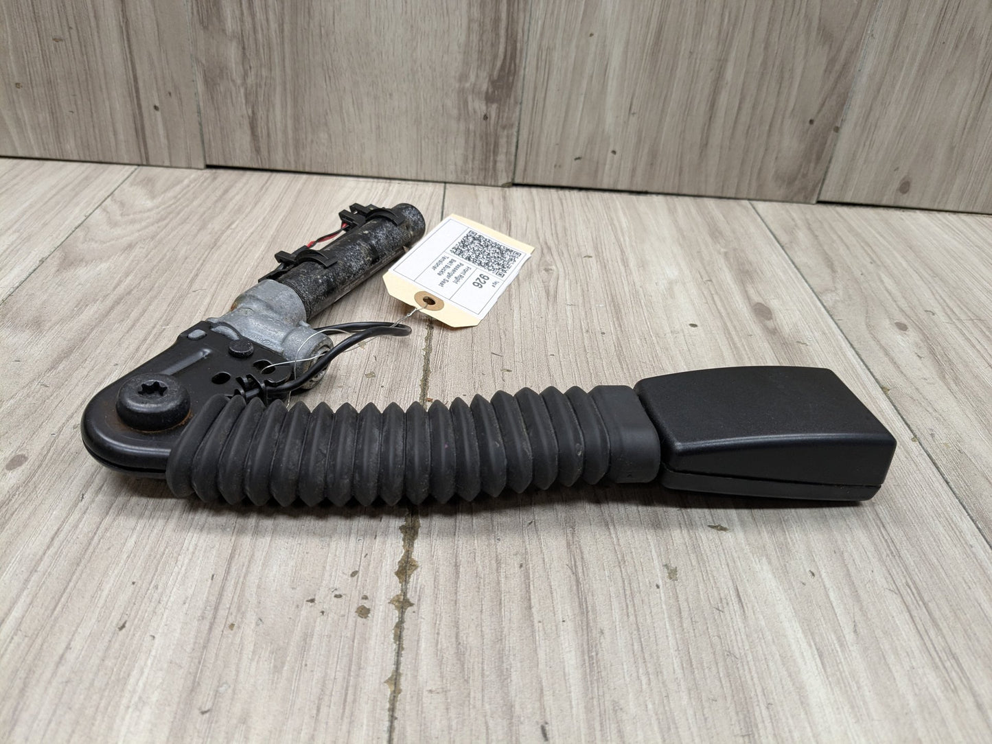 13-16 OEM BMW F01 F02 F10 528 535 750 Front Right Passenger Side Seatbelt Buckle