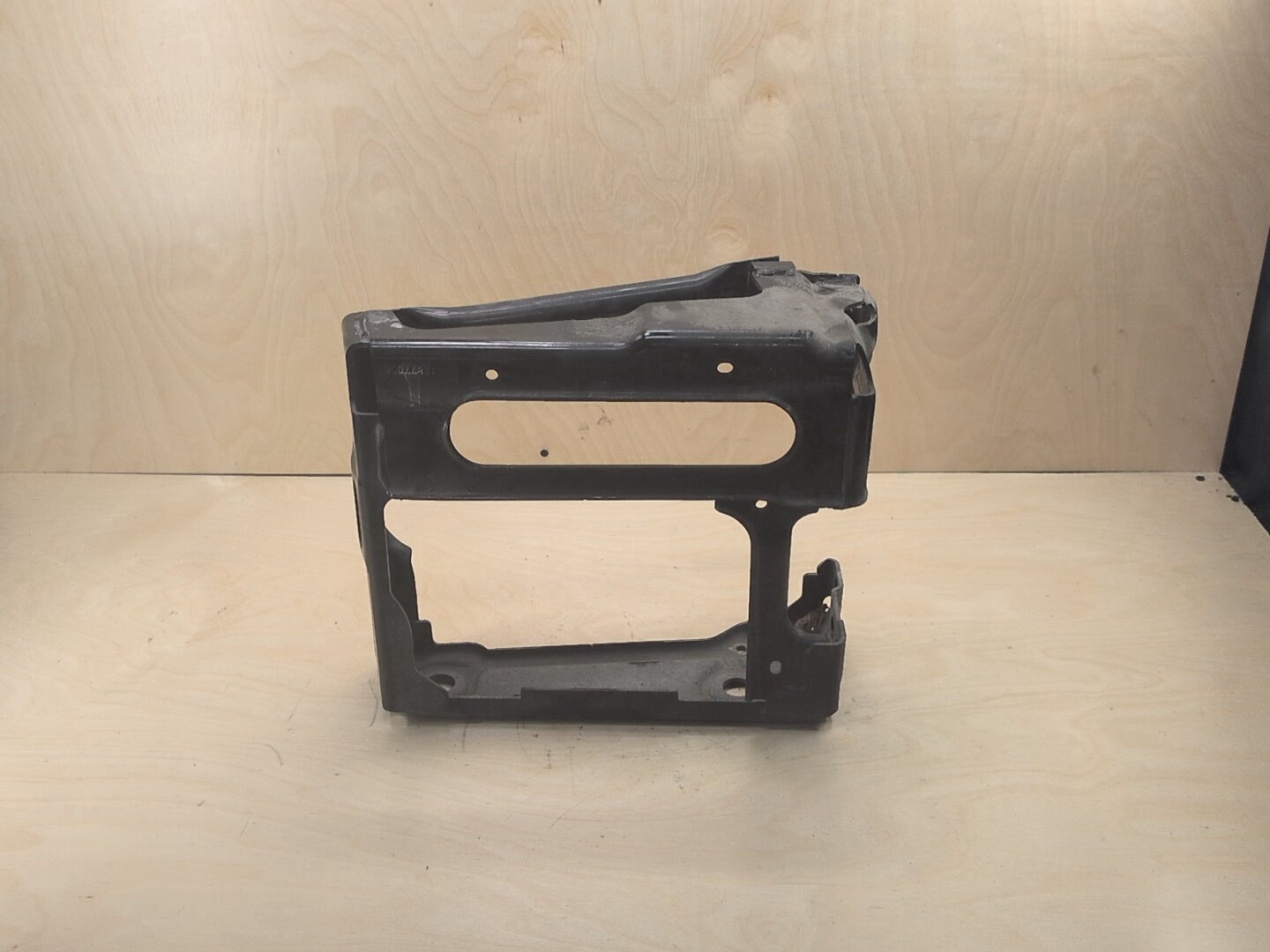 OEM BMW G01 G02 F97 X3 X4 Front Right Passenger Radiator Reinforcement Bracket