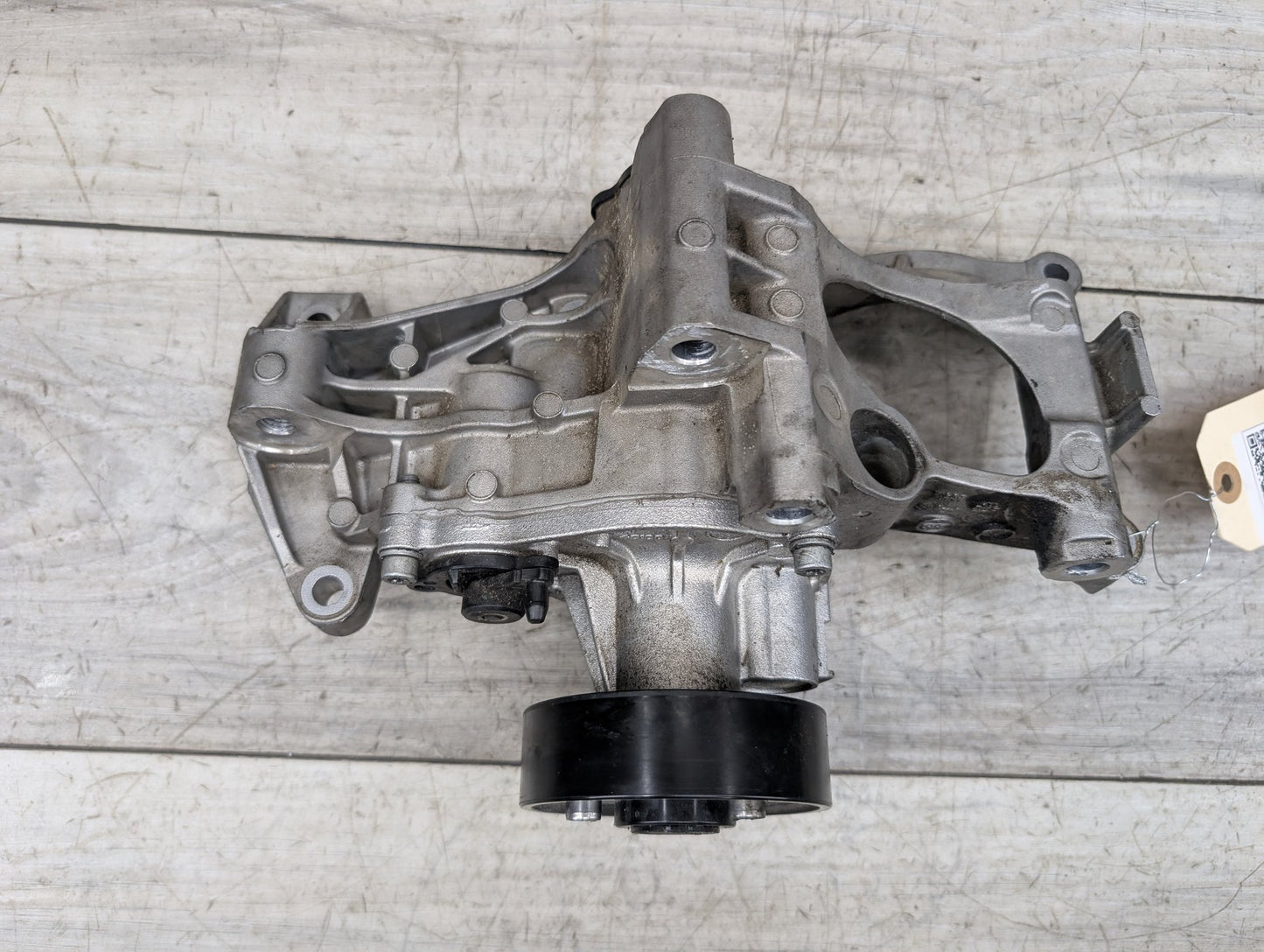 OEM BMW F22 F23 F30 G01 G02 230 330 X3 Engine B46 B48 Coolant Pump With Support