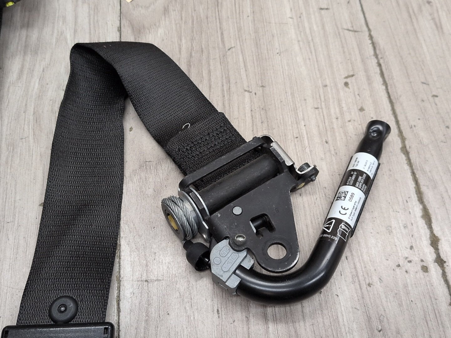 OEM BMW F15 F16 F85 X5 X6 Front Left Driver Seat Belt Seatbelt Retractor Black