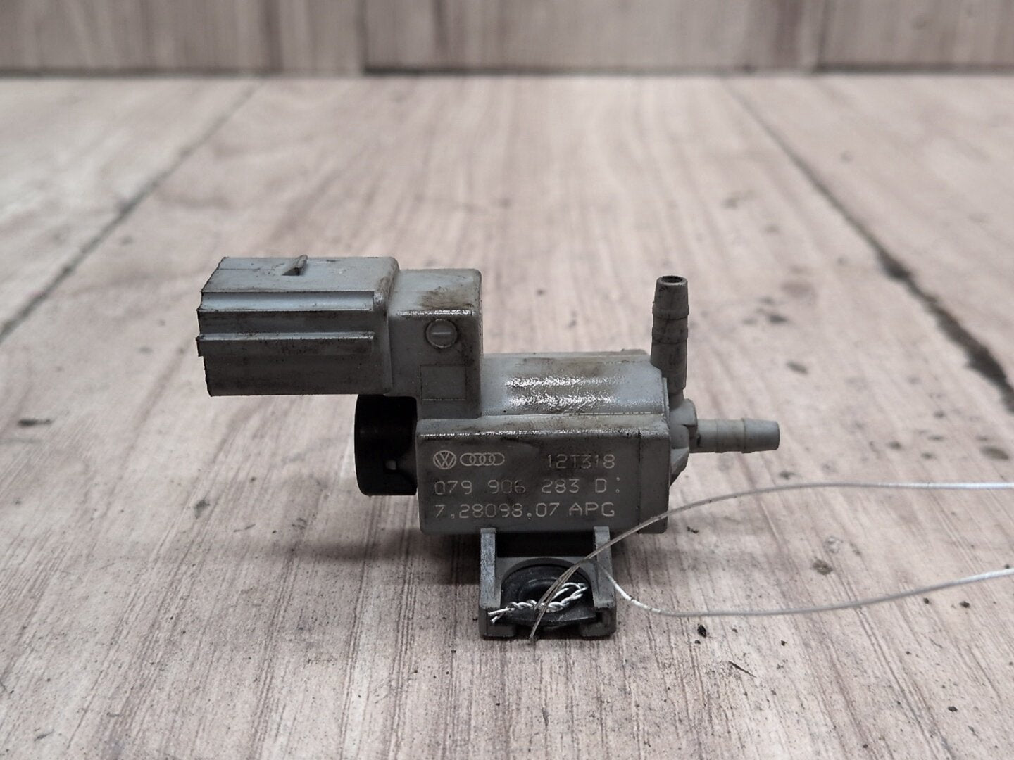 2008 - 2017 Audi S5 8T Turbo Boost Pressure Solenoid Valve 079906283D